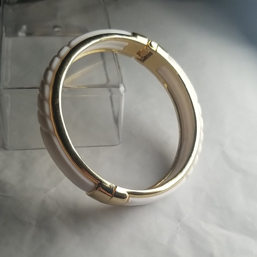Chic Gold and White Women's Clasp Bracelet